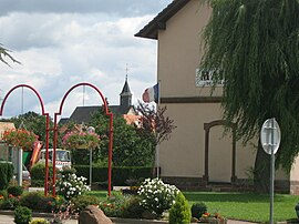 The church and town hall in Biblisheim