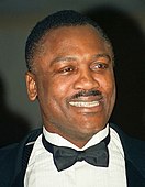 Joe Frazier, campion mondial american de box la categoria grea