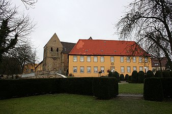 Voormalig Geertruidenklooster: Abdissenhuis en toren van de kerk