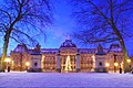 Vue sur le palais en hiver.