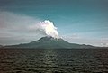 Erupcion dins lo cratèr de Sakurajima en 1974.