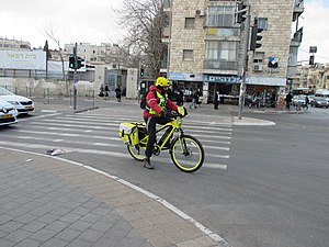 כונן מד"א על אופניים חשמליים