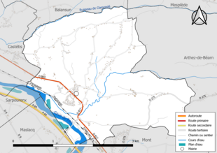 Carte en couleur présentant le réseau hydrographique de la commune